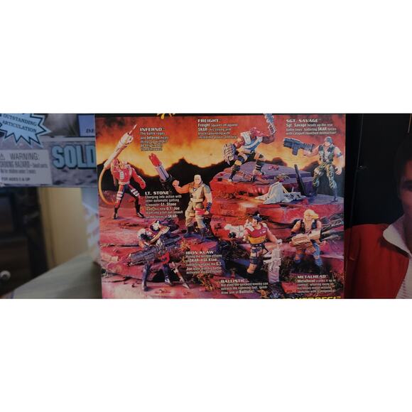 GI Joe's Iron Klaw Action Figure With Battle Activated Assault Rocket NIB - Picture 6 of 8